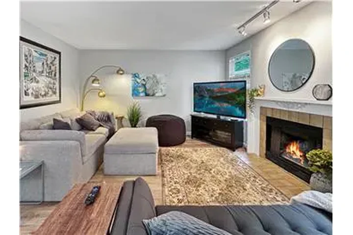 $3200 : Rental property with 2 bedro image 5