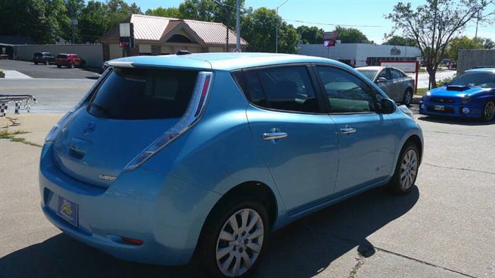 $8999 : 2015 LEAF S image 7