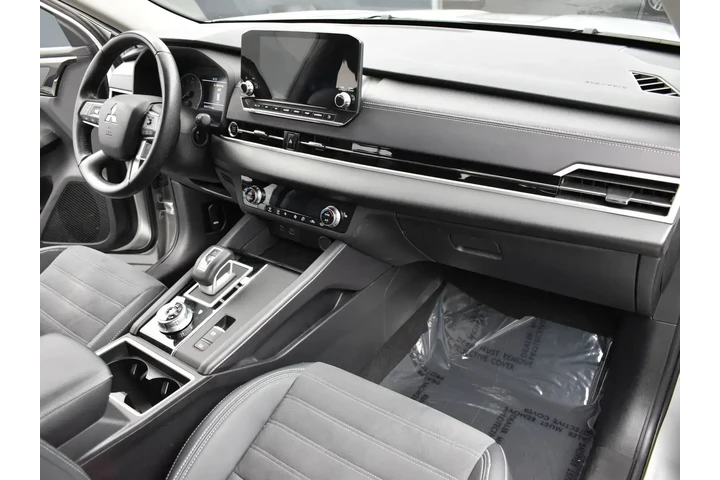 $21995 : Mitsubishi Outlander 2023 AW image 7