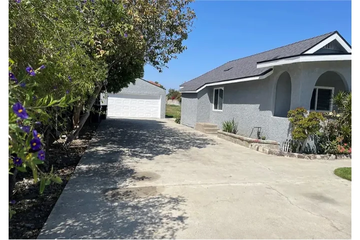$1750 : Santa Ana, CA🈴RENTO CASA🈴 image 3