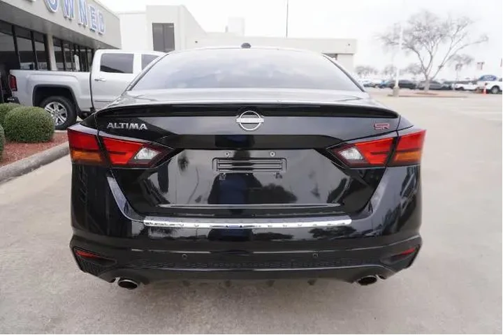 $23488 : Nissan Altima 2023 2.5 SR 4d image 5
