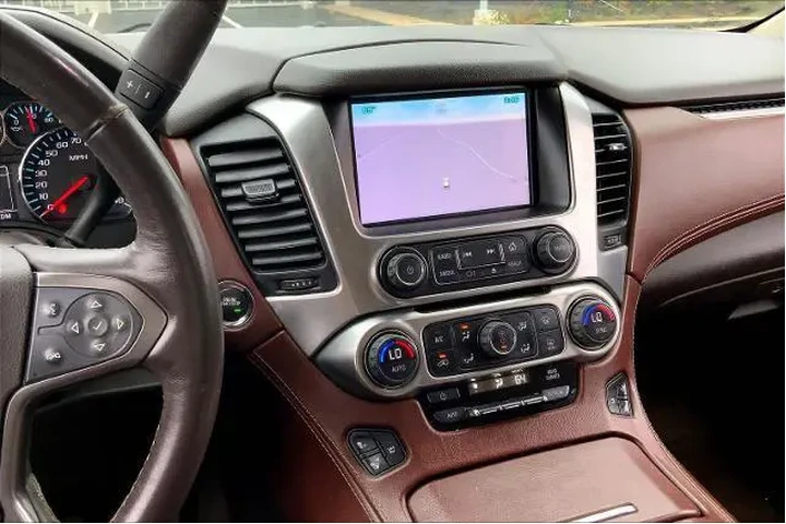 $13942 : Chevrolet Suburban 2015 4x2 image 6