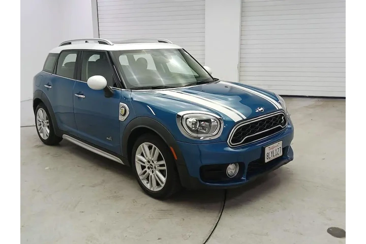$17998 : MINI Countryman Plug-in Hybr image 1