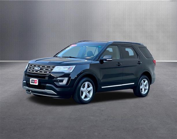 $20257 : 2017 Explorer XLT image 3