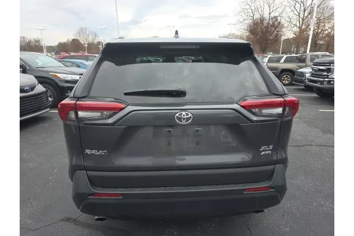 $30608 : Toyota RAV4 2024 AWD XLE 4dr image 7