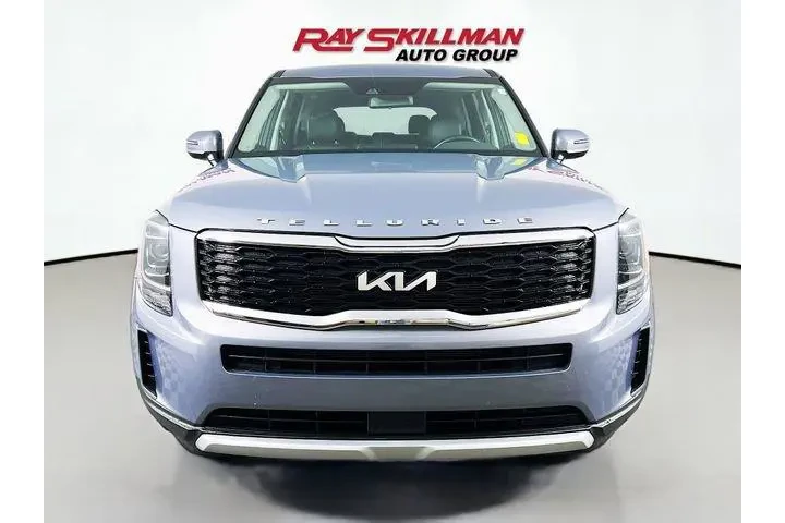 $27975 : Kia Telluride 2022 LX 4dr SU image 2