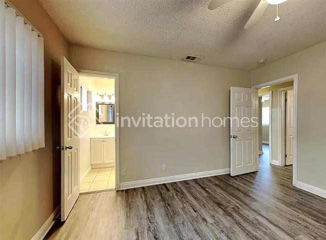 $2145 : 3Bed House for rent in Carson image 5