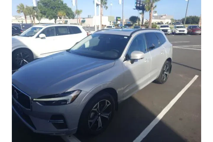 $28995 : Volvo XC60 2022 AWD B5 Momen image 6