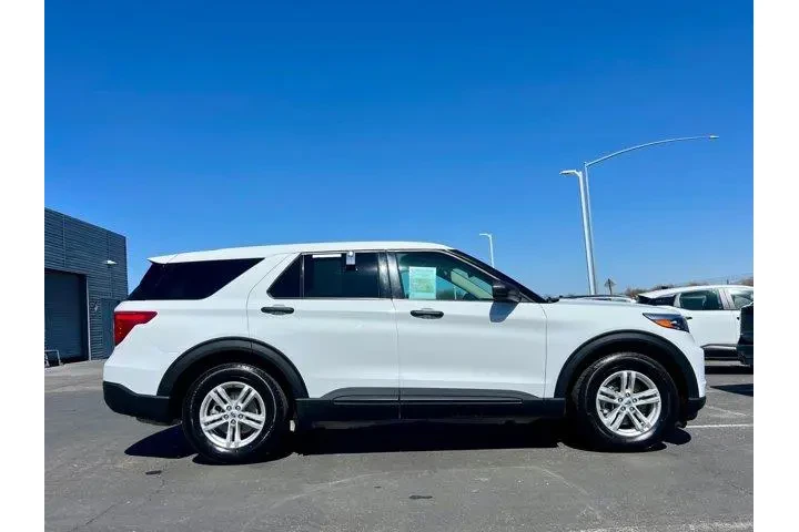 $27998 : Ford Explorer 2024 Base 4dr image 2