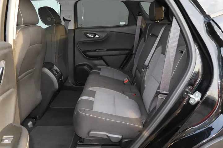 $25988 : 2025 Blazer FWD 4dr LT w/2LT image 8