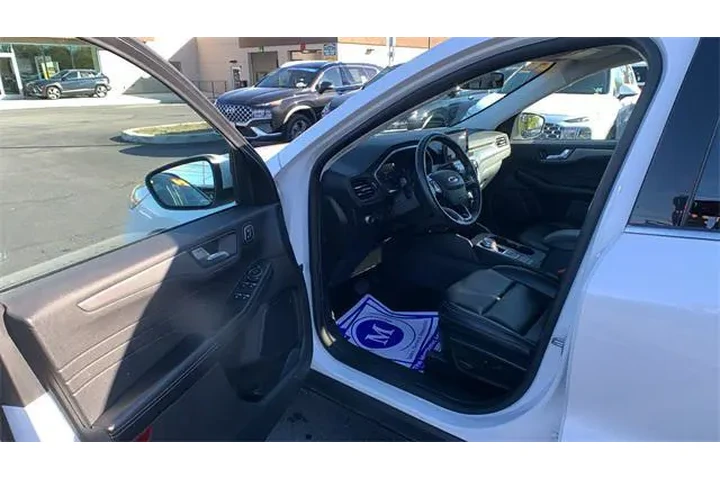 $18490 : Ford Escape 2022 AWD Titaniu image 9