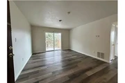 $750 : Rental property with 2 bedro thumbnail