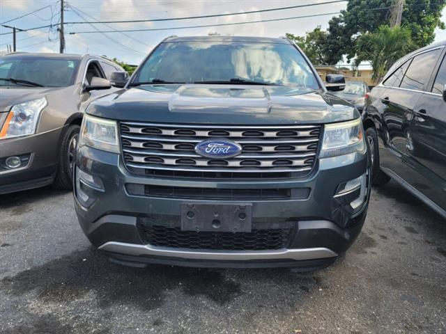 $9850 : 2016 Explorer XLT image 3