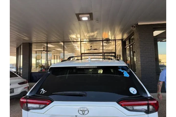 $25302 : Toyota RAV4 2023 XLE 4dr SUV image 6