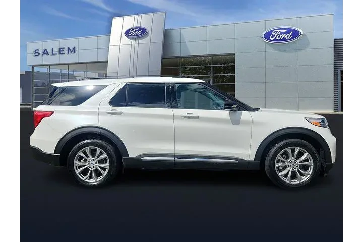 $35990 : Ford Explorer 2023 AWD XLT 4 image 2
