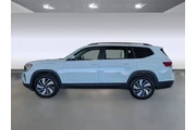 $31999 : Volkswagen Atlas 2025 SE 4dr thumbnail