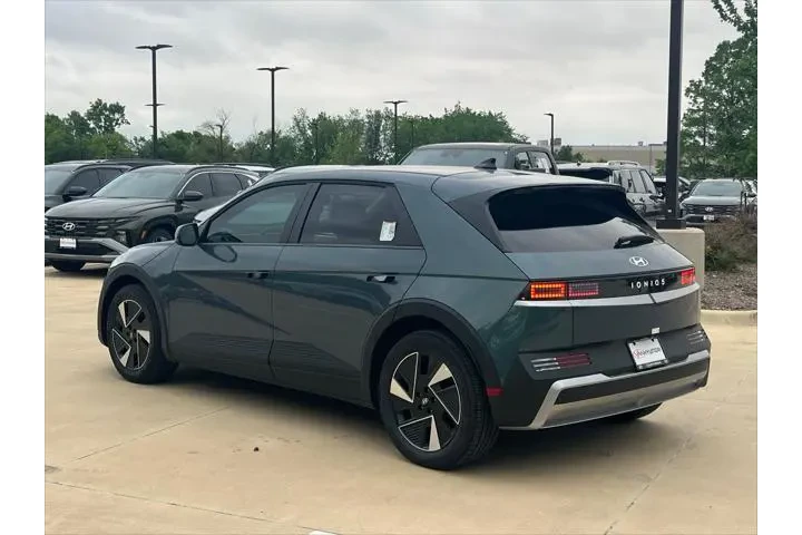 $32999 : Hyundai IONIQ 5 2026 SE 4dr image 9