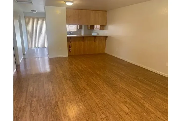 $1100 : Dentro dellavadero de El Monte image 9