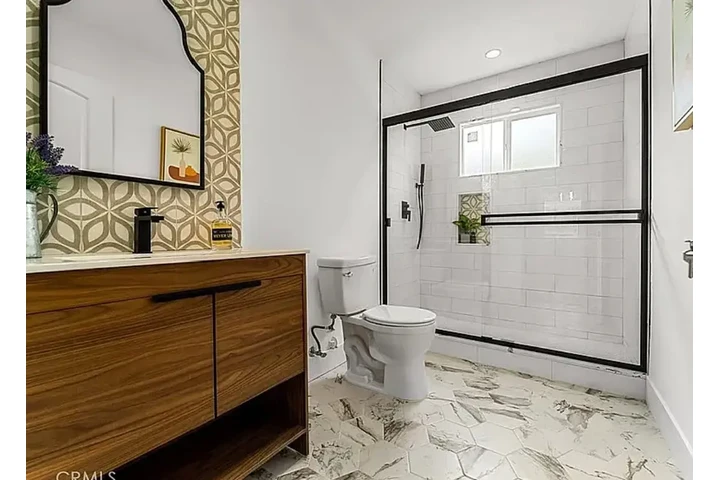 $4000 : Nice 3 bedroom house image 5