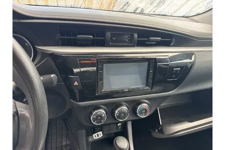 $13458 : Toyota Corolla 2015 S 4dr Se image 10