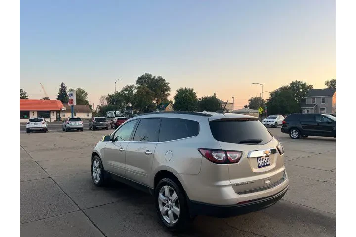 $14995 : 2017 Traverse LT | Dickinson image 6