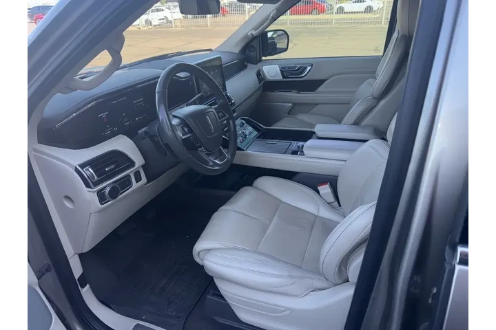 $36998 : Lincoln Navigator L 2019 4x4 image 2
