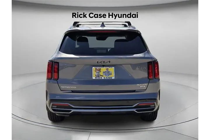 $30357 : Kia Sorento 2023 AWD SX Pres image 5