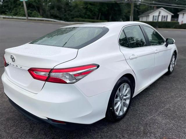 $15900 : 2018 TOYOTA CAMRY2018 TOYOTA image 5