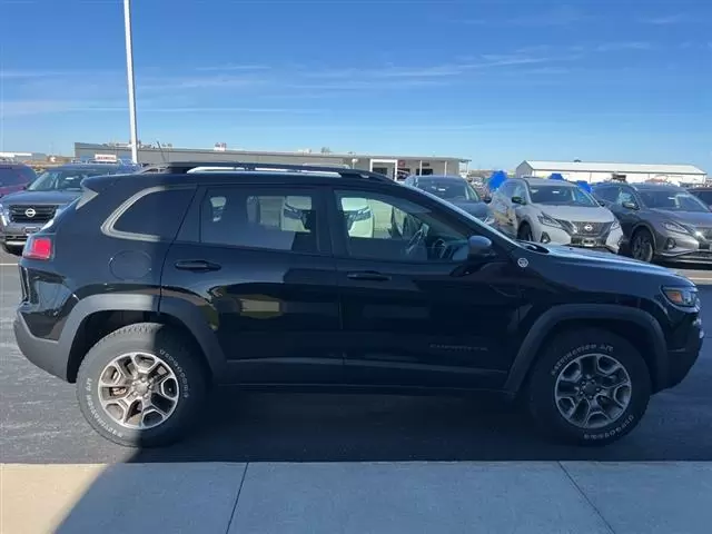 $24332 : Pre-Owned 2021 Cherokee Trail image 3