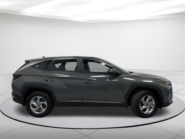 $25438 : Pre-Owned 2024 Tucson SE image 2