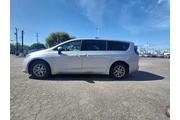 $20998 : Chrysler Voyager 2023 LX 4dr thumbnail