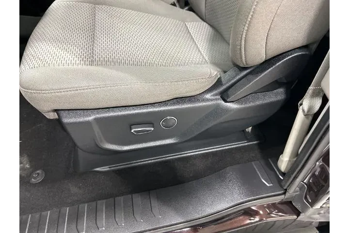 $26482 : Ford F-150 2018 4x4 XLT 4dr image 10