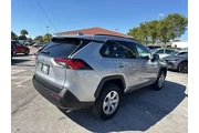 $19888 : Toyota RAV4 2021 LE 4dr SUV thumbnail