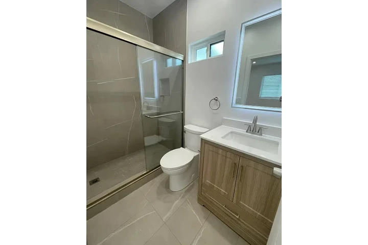 $1450 : Beautiful 1 bedroom Apt in LA image 10