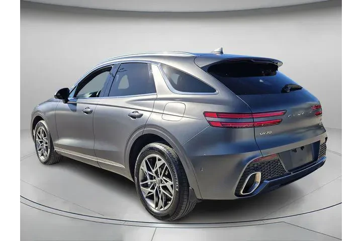 $34691 : Genesis GV70 2023 AWD 2.5T S image 7