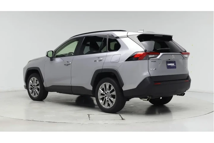 $28998 : Toyota RAV4 2023 XLE Premium image 2