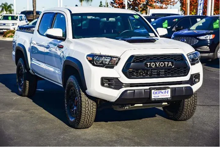 $35499 : Toyota Tacoma 2017 4x4 TRD P image 3