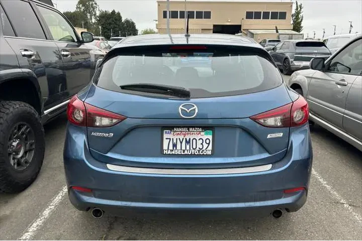 $17990 : Mazda Mazda3 2017 Touring 4d image 6