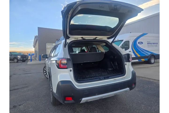 $33997 : Subaru Outback 2024 AWD Limi image 5