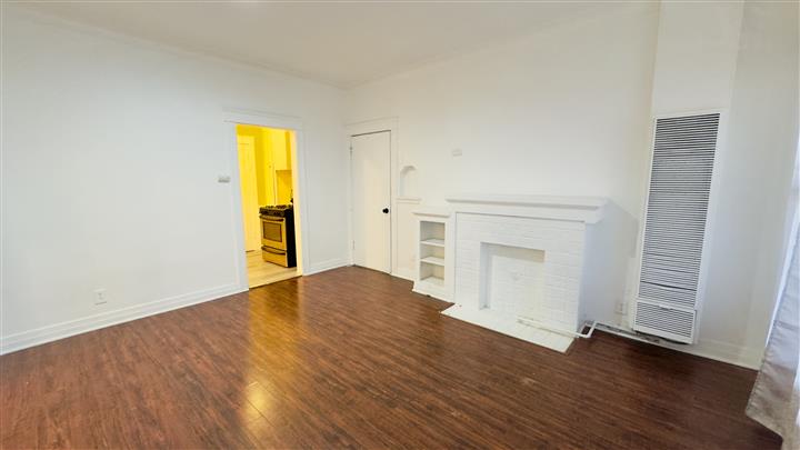 $1700 : STUDIO DISPONIBLE EN SOUTH LA! image 2