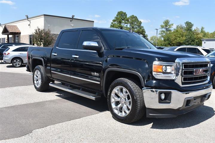 2017 GMC Sierra 1500 SLT image 2