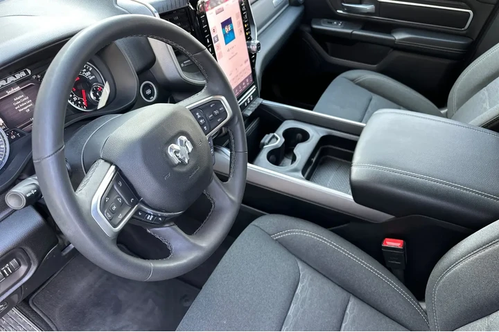 $38252 : Ram 1500 2025 4x4 Big Horn 4 image 4