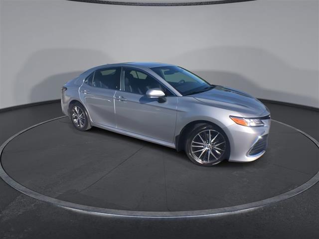 $33000 : PRE-OWNED 2023 TOYOTA CAMRY X image 2