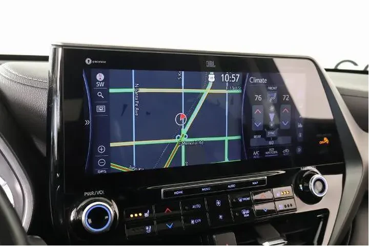 $34787 : Toyota Highlander 2022 AWD L image 7