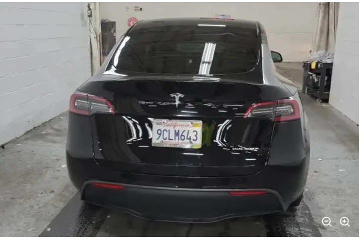 $27499 : 2022 Model Y Long Range image 4