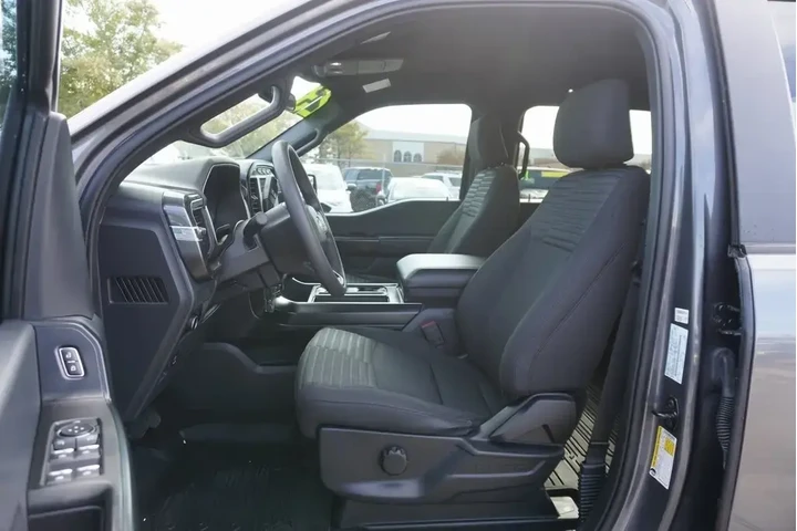 $39988 : Ford F-150 2023 4x4 XL 4dr S image 7
