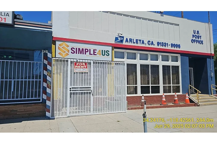 $1000 : Tienda para Rentar en Arleta image 6