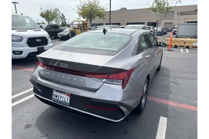 $21995 : Hyundai ELANTRA 2024 SEL 4dr image 3