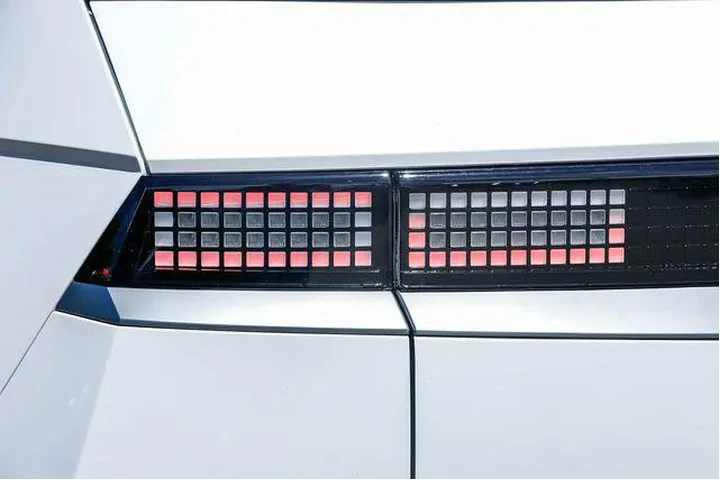 $25989 : Hyundai IONIQ 5 2024 SEL 4dr image 10