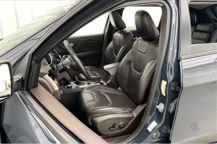 $11990 : Jeep Cherokee 2016 4x4 Trail image 8